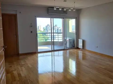Departamento en Alquiler con 2 cocheras