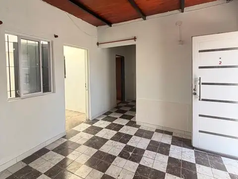 Casa 2 dorm Saenz y Savio