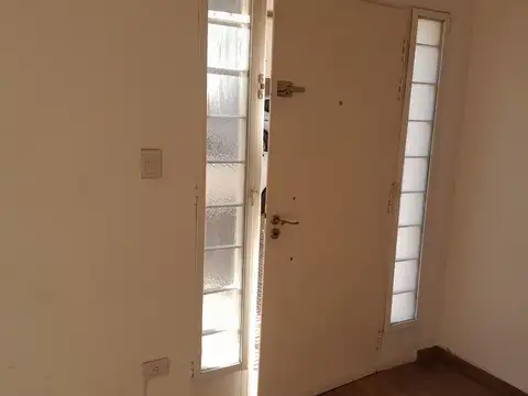 Depto Tipo Casa en Alquiler de 3 ambientes