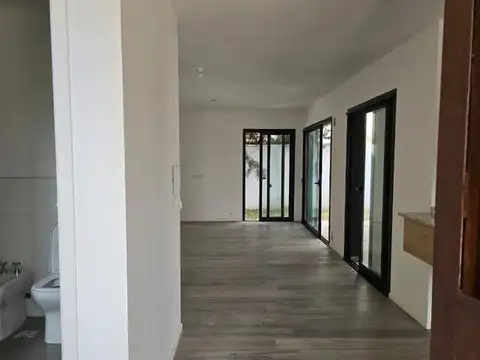 Casa 3 ambientes con 2 baños