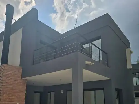 Duplex a la Venta - 3 Domitorios - Housing en Arguello