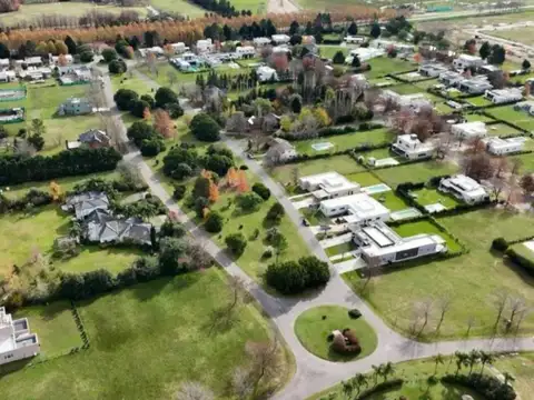 VENTA LOTE CENTRAL ALCANFORES PILAR