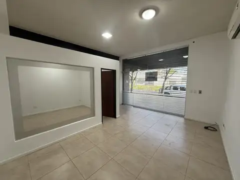 Local en Alquiler en Pilar Centro, $ 800.000