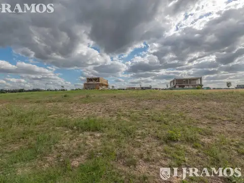 EXCELENTE LOTE AL LAGO CENTRAL EN VENTA EN LOS PUENTES - NORDELTA