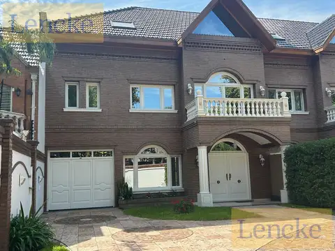 La mejor residencia en venta de Villa Ballester, gran calidad de construccion