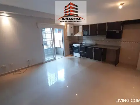 Departamento 2 ambientes con balcón - IMPECABLE ESTADO - 37M2 en Caseros Centro