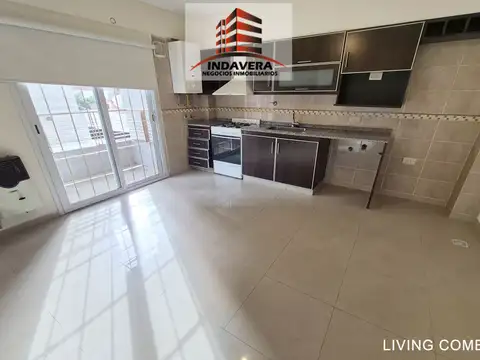Departamento 2 ambientes con balcón - IMPECABLE ESTADO - 38 M2 en Caseros Centro