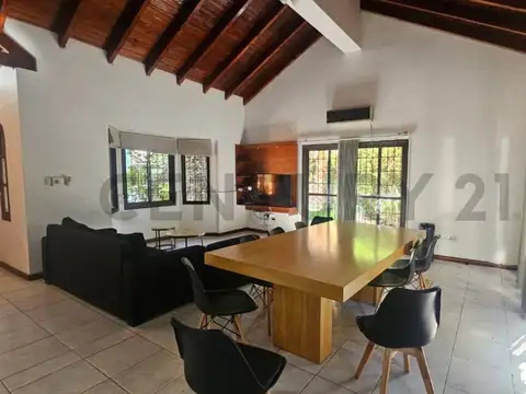 Casa 6 ambientes con 3 baños