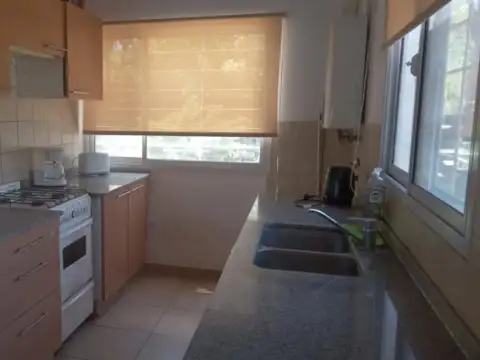 Casa en Alquiler con 1 cochera