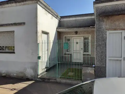 Casa En Venta En Berazategui, Calle 13 5400