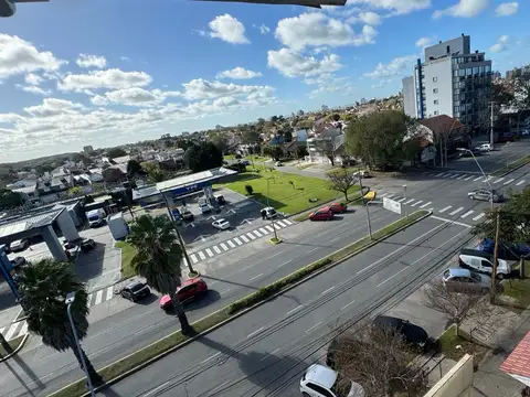 Constitución 4900
