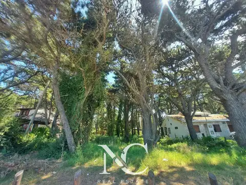 Terreno en  venta a 100 metros del mar, 15 x 45 COSTA DEL ESTE