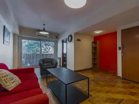 2 Ambientes al frente con Balcon y Patio Ubicacion