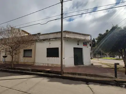 CASA 3 AMB C/PATIO Y 2 LOCALES (O DORMITORIOS EXTRAS)! LOMAS