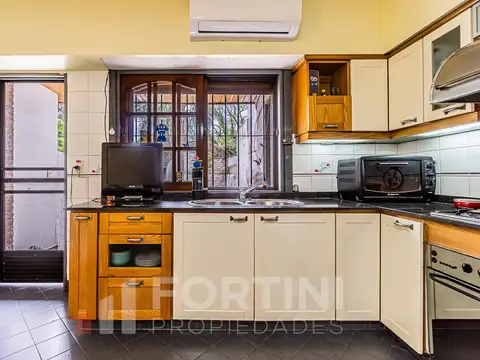 Venta Casa Duplex 4 Ambientes cochera villa ballester