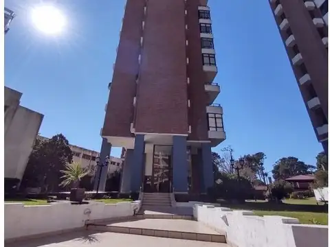 Av. de las Artes 100, Piso 10