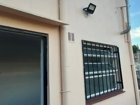 Depto Tipo Casa en Alquiler en Paternal, $ 890.000