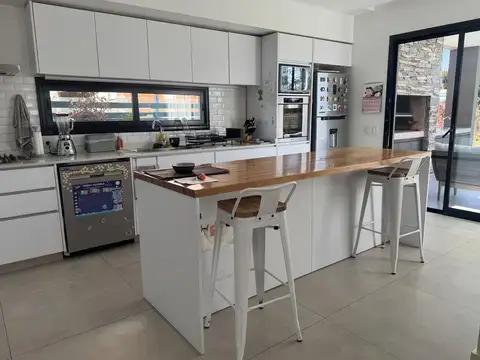 Casa en Alquiler al Oeste