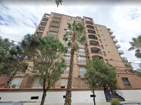 DEPARTAMENTO EN EDIFICIO PLAZA MADERO - MENDOZA