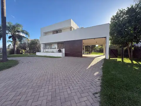 Casa en Alquiler de 3 dormitorios
