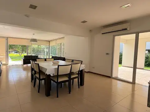 Casa en Alquiler al Oeste