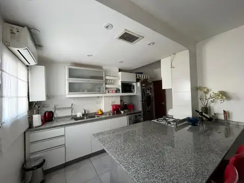 Departamento 5 ambientes con 3 baños