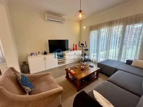 Casa 5 ambientes con 4 baños