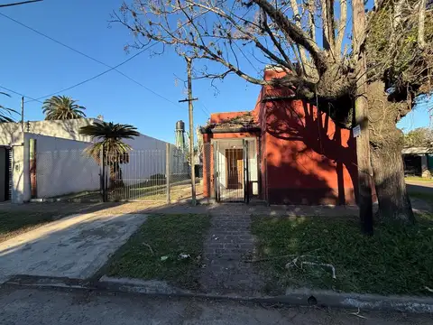 Venta casa en 3 ambientes con quincho en Ranelagh