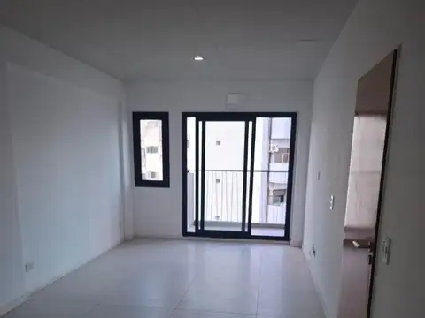 EXCELENTE 1 AMB CFTE BALCON