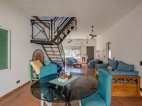 Depto Tipo Casa en Venta de 4 ambientes