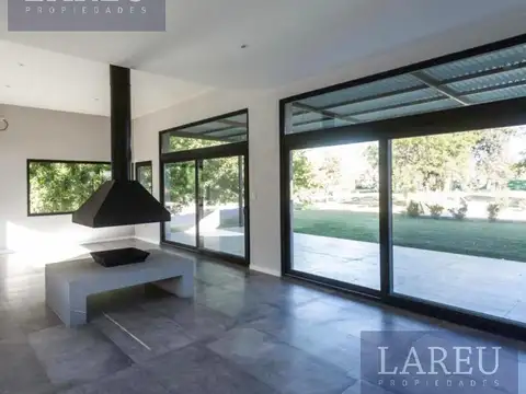 Casa 4 ambientes con 4 baños