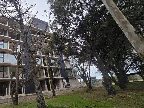 Venta de Departamento De 3 Ambientes Frente al Mar, con Cochera Y Balcon Con Parrilla En Costa Del Este