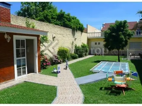 Excepcional Propiedad Multifamiliar c/ Piscina y 3 Casas - Arrotea 1000, Lomas