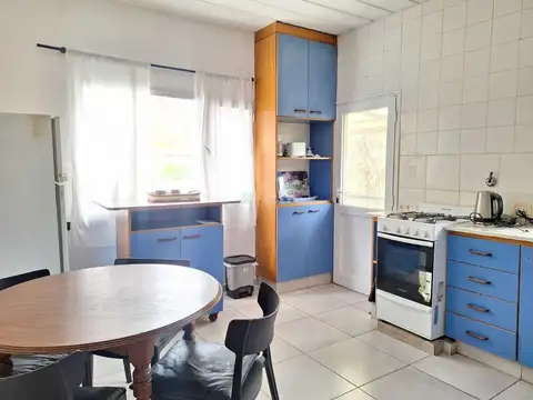 Casa 5 ambientes con 4 baños
