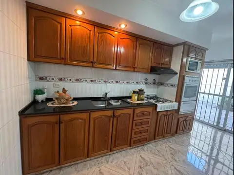 Casa en venta - 3 Dormitorios 2 Baños - Gerlí