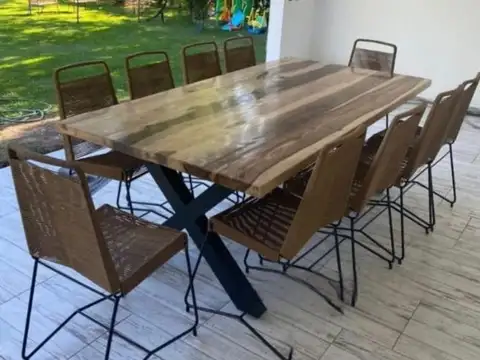 Casa en Alquiler Temporal con 3 cocheras