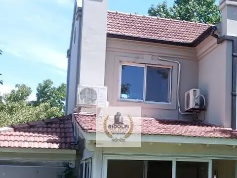 Casa 5 ambientes con 3 baños