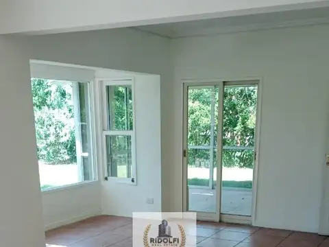 Casa en Venta con 3 cocheras