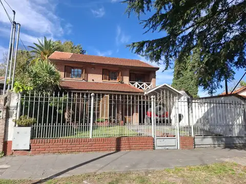 Casa con pileta dos dormitorios apto crédito