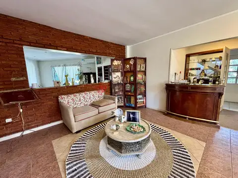 Casa 7 ambientes con 3 baños