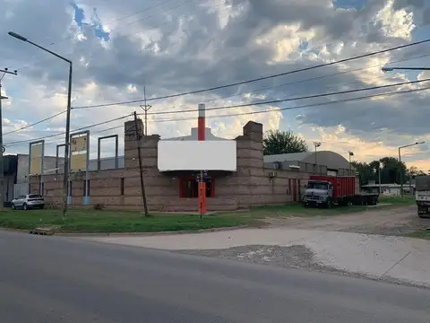 REMAX TENDENCIA VENDE GALPON CON OFICINAS 