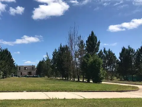 Terreno amplio en barrio privado