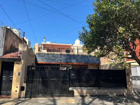VENTA CASA 3 AMBIENTES EN SAN MARTIN CENTRO CON COCHERA