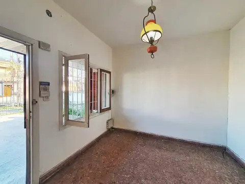 Depto Tipo Casa en Venta en Valentin Alsina, USD 75.000