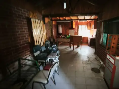 Casa 5 ambientes con 1 baño