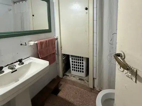 Casa 5 ambientes con 2 baños