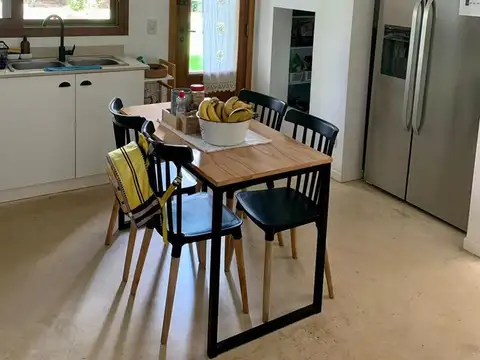 Casa 5 ambientes con 4 baños