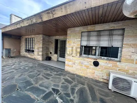 VENTA CASA PH CASTELAR 4 AMBIENTES APTO CREDITO