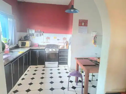 VENTA CASA 6 AMBIENTES FLORES EN BLOQUE TERRAZA