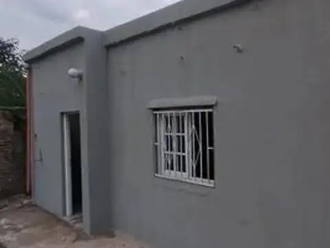 CASA 3 AMBIENTES S/LOTE 10X40 - APTA CREDITO CASTELAR